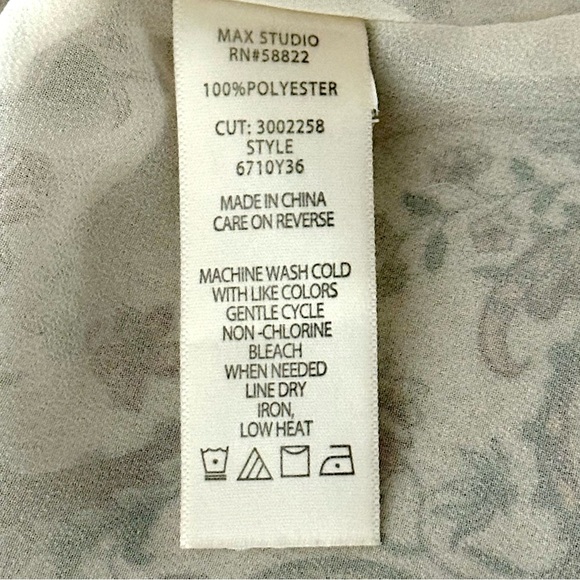 EUC! MAX STUDIO FLOWERED SLEEVELESS BLOUSE - Picture 10 of 11